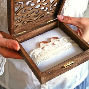 Rustikale Hochzeit Ring Box mit Ornamenten Bild 1
