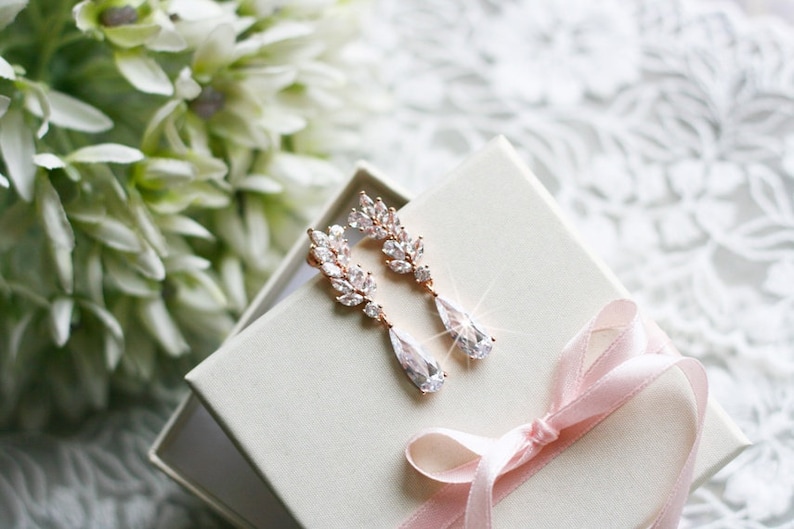 Rose Gold z cyrkoniami \u015alubne kolczyki w kolorze r\u00f3\u017cowego z\u0142ota