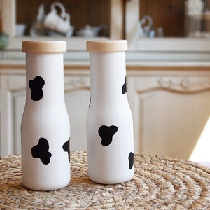 Set 2 Wooden Milk Bottle, Wooden Toy Bottle, Pretend Play Food Kitchen Dishes, (14,5 cm high - 5.7&#39;&#39;)