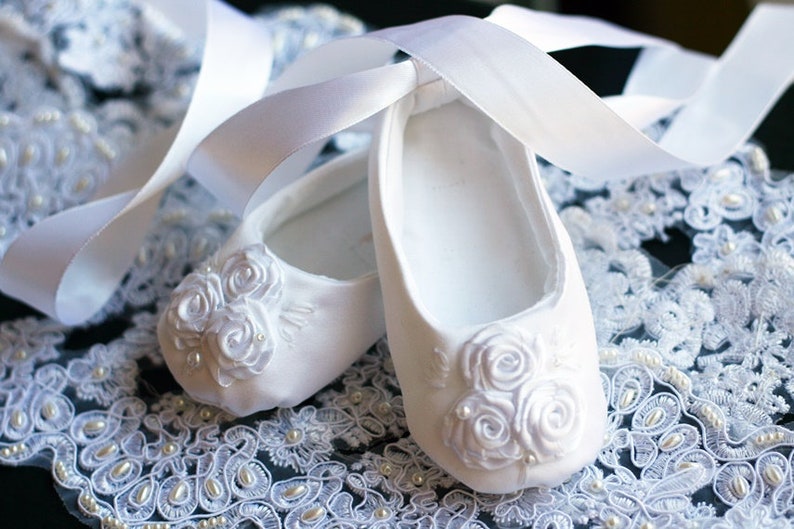 Chaussures de ballet pour bébé, Chaussures de ballerine pour bébé, Chaussures blanches, Chaussures de baptême, Cadeau de baby shower ballerine, Chaussures de mariage image 5