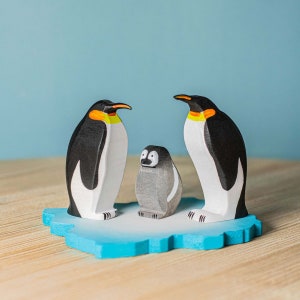 SET Wooden Penguins and Ice Floe, Montessori toys, Waldorf animals