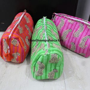 Borsa per il trucco trapuntata in cotone fatta a mano all'ingrosso con stampa animalier indiana, per lei