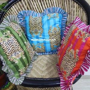 Housse de coussin tigre indien sérigraphié : coussin bohème en coton à volants