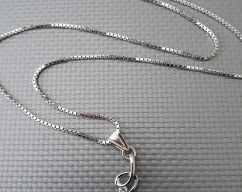 COLLIER -chaine  avec  PENDENTIF  en  argent