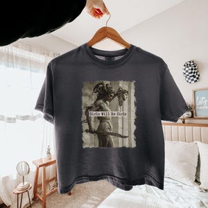T-shirt court féministe Comfort Colors® Medusa Girls Will Be Girls - Crop top féministe pour femmes