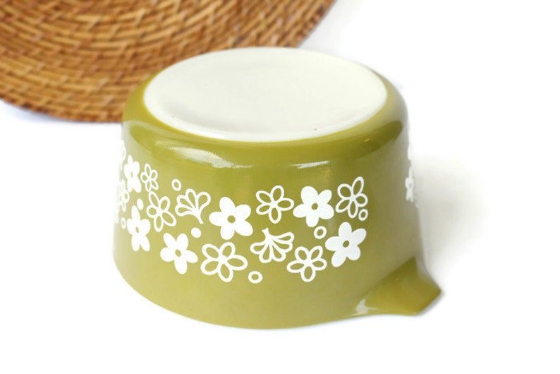 Pyrex Spring Blossom Casserole Baking Dish With Lid Pyrex 473 1 Qt Lidded Baking Dish Lime Green With White Flowers