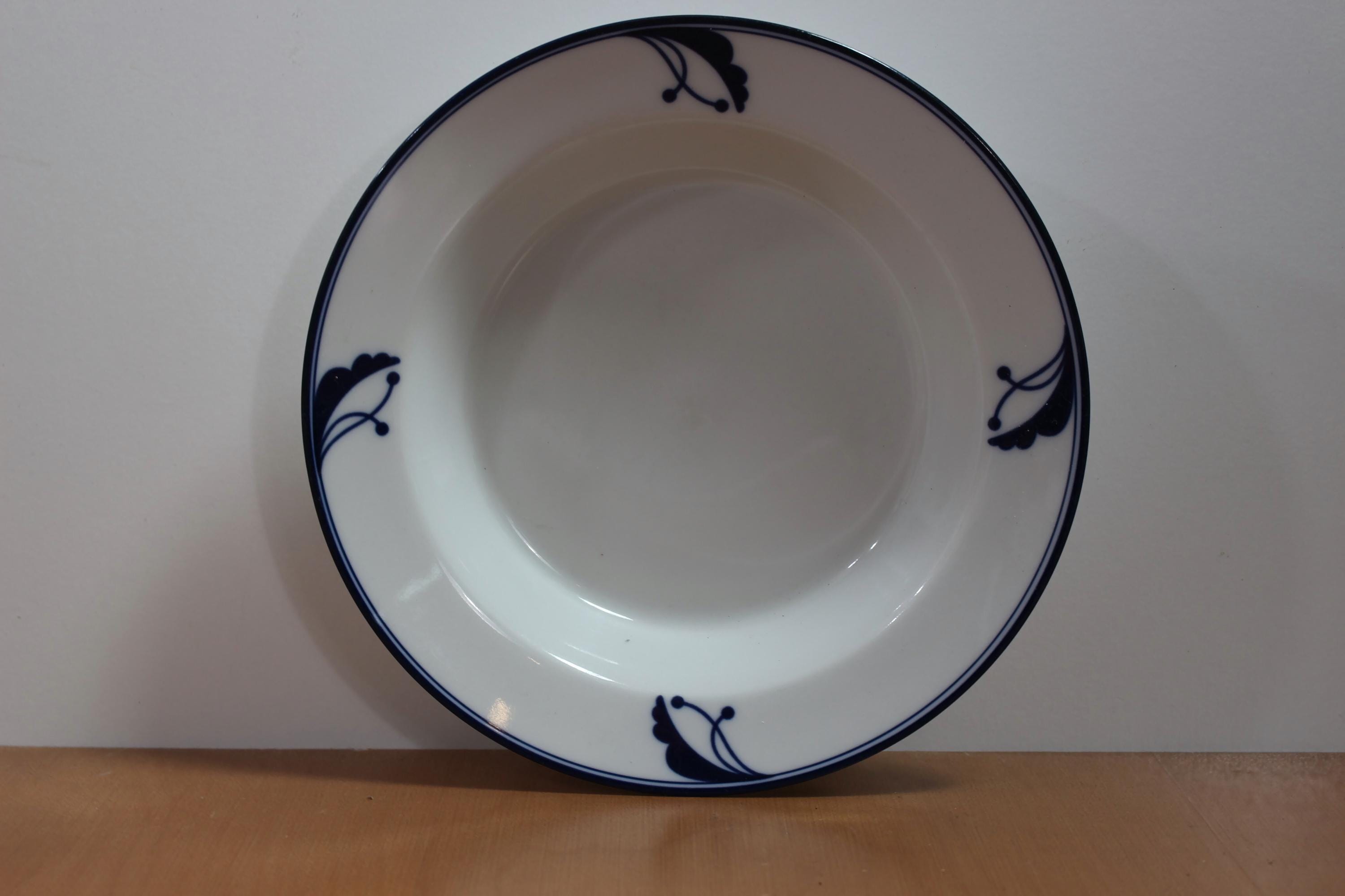 Dansk Flora Bayberry Blue Rimmed Soup Bowl / Vintage White & Navy