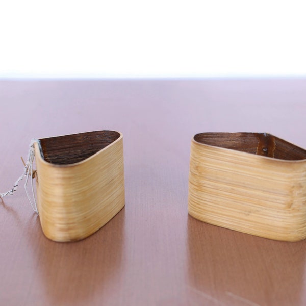 2 ronds de serviette en bambou / porte-serviettes en bambou courbés / décor de table en bambou vintage