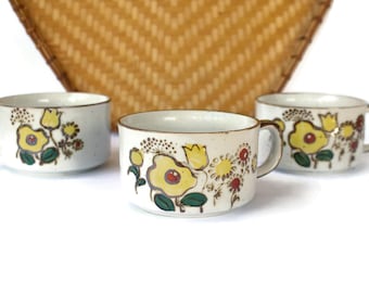 Vintage Stoneware Soup Mugs / Yellow Flower Stoneware Coffee Cups / Extra Large