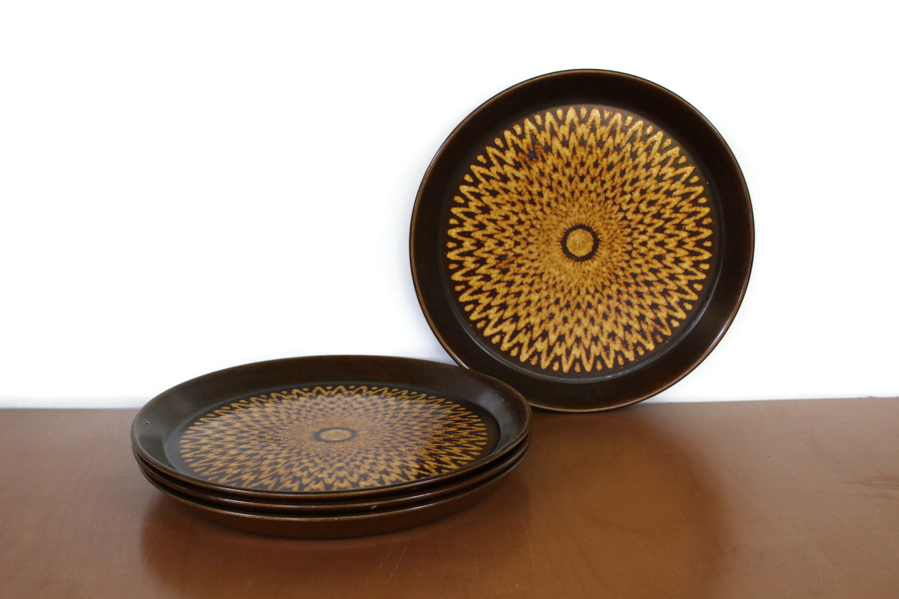 4 Vintage Stoneware Dinner Plates / Crown Lynn Forma New Zealand