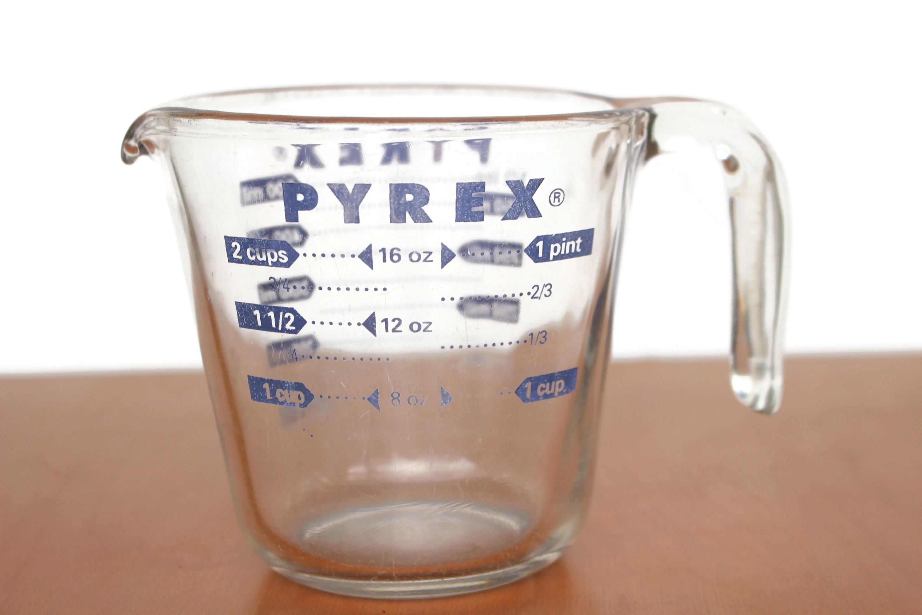 Vintage Pyrex 4 Cup Measuring Cup Pour Spout Blue Letters Corning USA 532-O  RARE