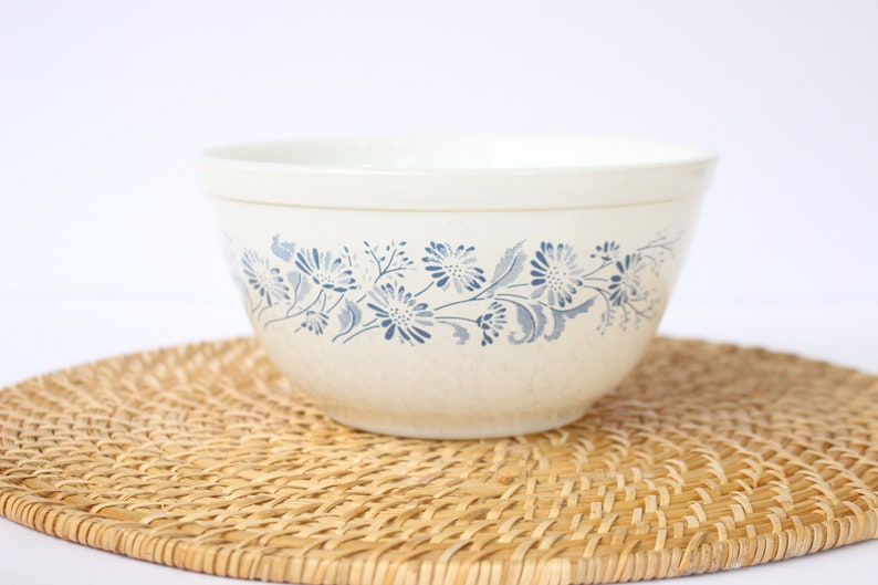 Pyrex Colonial Mist Mixing Bowl  White Colonial Mist 402 Mixing Bowl  Pyrex Nesting Mixing Bowl  White Lace  Opal Pyrex  French Daisy