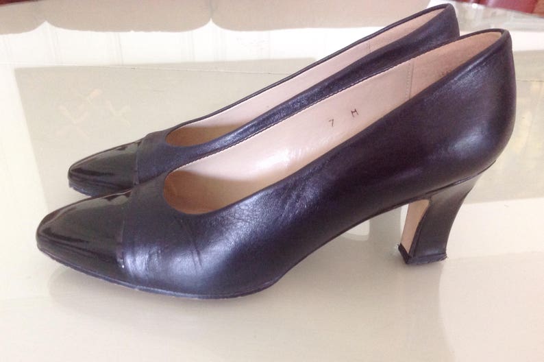 etienne aigner pumps