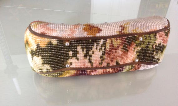 Vintage Tapestry , Suede  trim Purse with Gold cl… - image 8