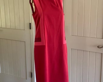 Robe fourreau en soie rouge vintage