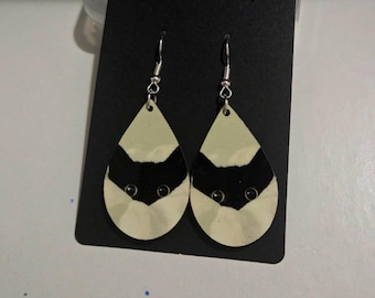 Schwarze Katze Holz Ohrringe, Teardrop baumeln, hypoallergen Titan