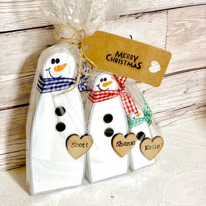 Christmas gifts, Christmas decorations, 2022, personalised, holiday decor, snowman, family, ornament, mum, grandma, snow, present, dog, cat image 7