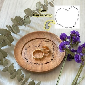 5 years Anniversary - Wood Gift - Ring Dish Holder for Him or Her - Customize Personalize Engrave - Valentines Gift - Round Wooden Plate