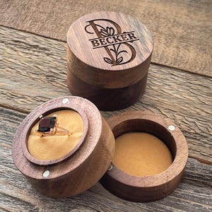 Vorschlag Ring Box - Verlobungsring Box - Holz Ringbox - Anpassen Personalisieren Gravieren Ringbox - 5. Jahrestag Geschenk - Weihnachtsgeschenk