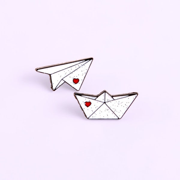 Enamel Pins 2 Pcs Paper Plane Theme Enamel Pins for Backpacks Enamel Pin Set Backpack Pins