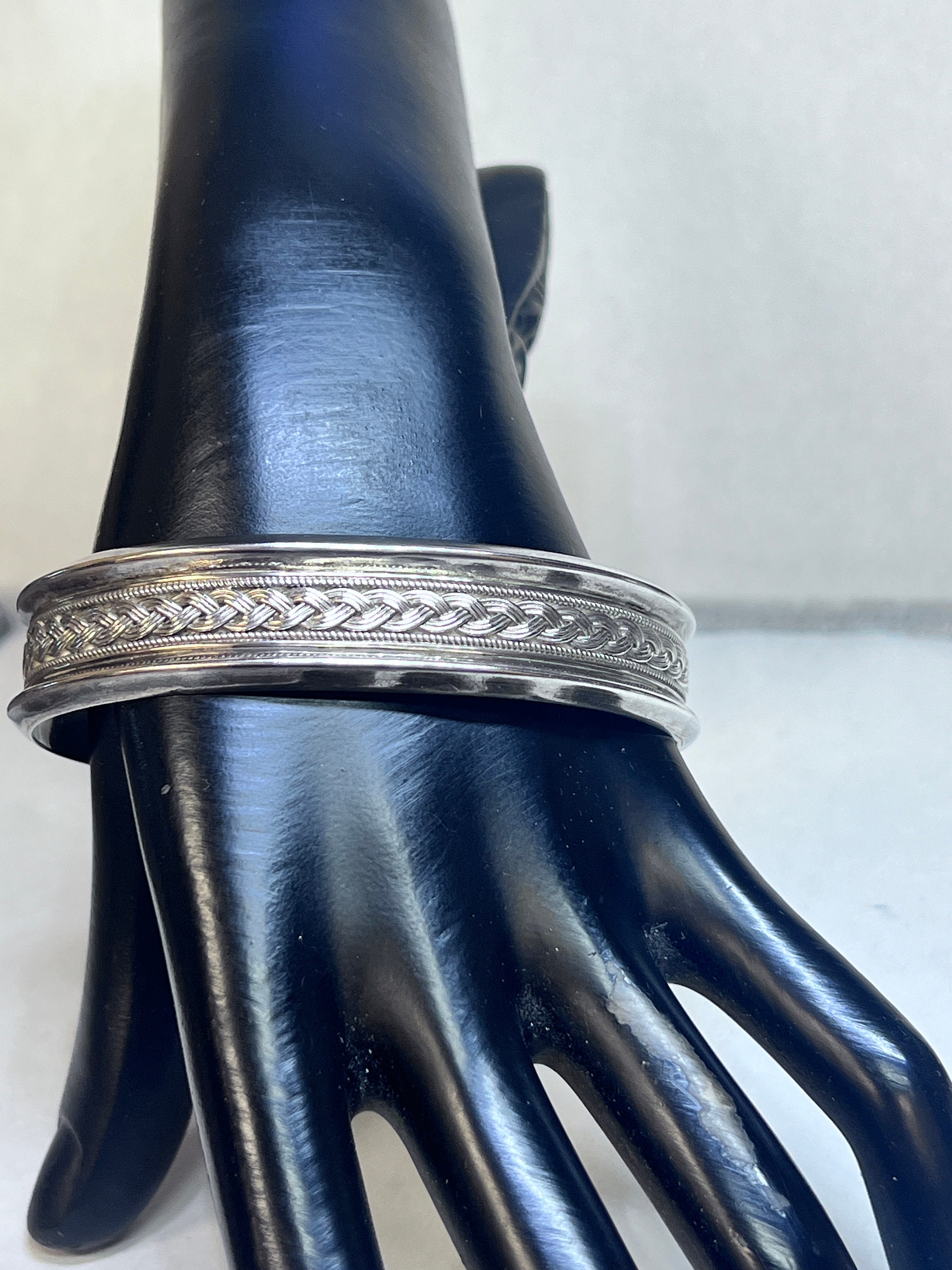 Sterling Silver Cuff Bracelet 28.1g 8.5''