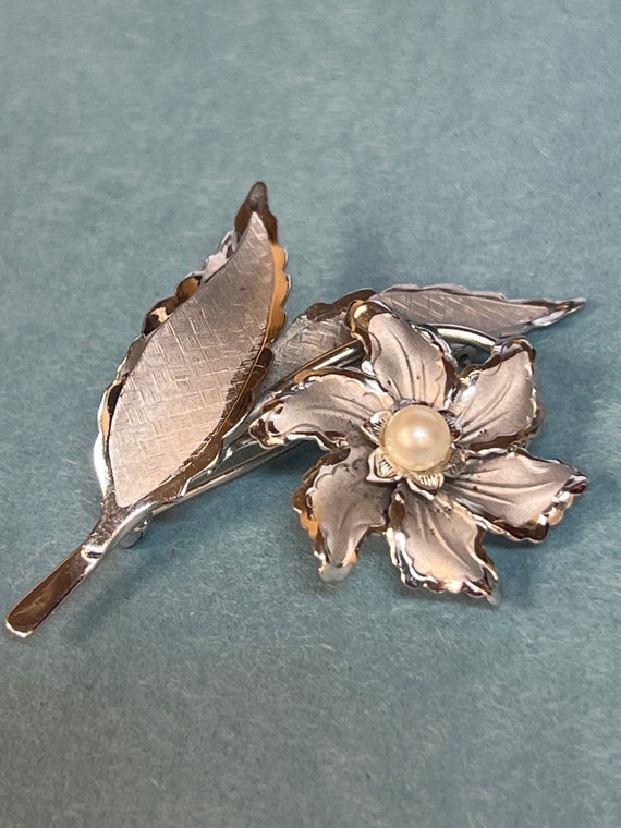 Sterling Silver Pearl Flower Brooch/Pin 6g