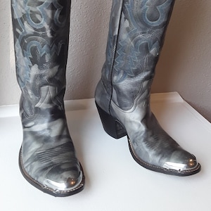 Women&#39;s Vintage Rios of Mercedes Western Boots in Gray Leather with Blue Stitching