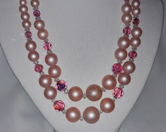 Collar de cuentas graduadas de perlas de vidrio esmerilado de dos hebras de color rosa a melocotón, clásico, vintage