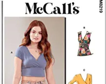 Kit de patrón de costura para blusa cruzada de punto para señoritas de McCall's, código M8219, tallas 16 a 24, multicolor