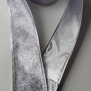 2.5&quot; X 37.5 Feet New Sparkly Silver Blush Floral Wired Ribbon