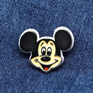 Mickey Mouse Disneyland Disney Pin 1970s lapel pin souvenir Anaheim disneyworld cartoon character vintage retro charm