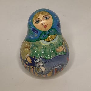 Muñeca rusa Nevalyashka Roly Poly, juguete musical de madera para niña con gato
