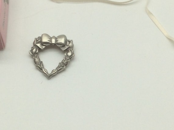 Longaberger Pewter Heart Shaped Tie-On Lapel Pin - image 6