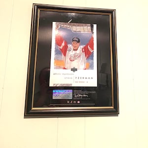 Steve Yzerman Signed 2002/03 UD Artistic Impression Hockey Art Red Wings Framed
