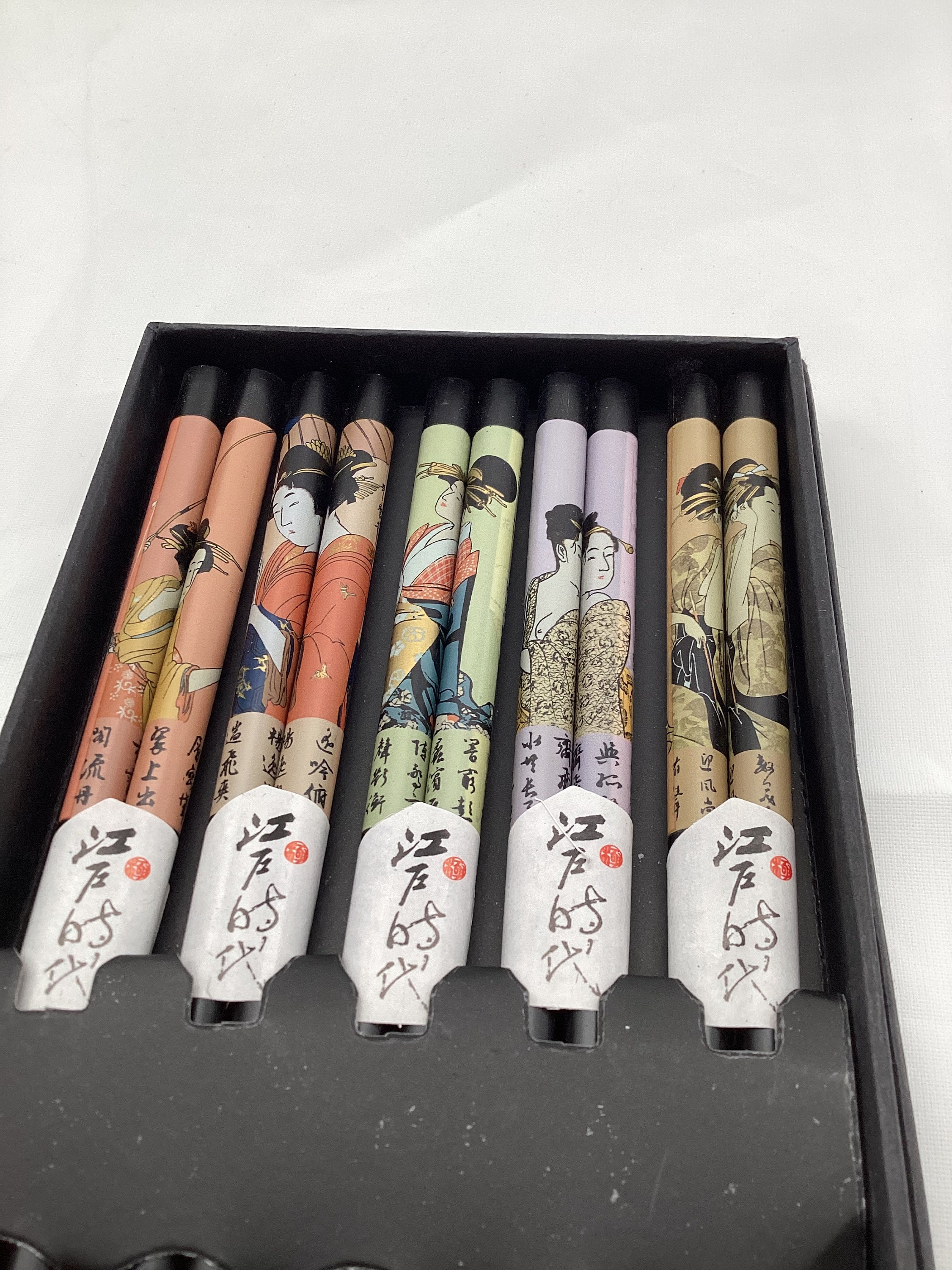 Set of 5 Geisha Girl Japanese Wood Chopsticks UTAGE IRODORI BASHI