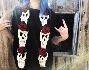 Skull Scarf – Gothic Punk Fashion Accessory. Grey. Lightweight