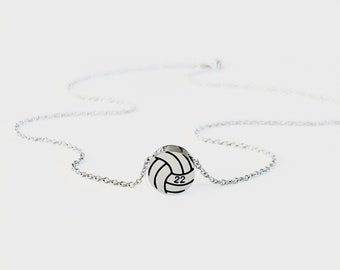 Collar de número de voleibol personalizado Collar de voleibol de metal de acero pequeño de oro plateado Joyería de pelota de voleibol personalizada Collar de mamá de voleibol