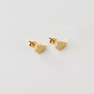 Kansas City Inspired Chief silver or gold arrowhead earrings Chief stud earrings Stainless steel KC arrowhead earring Kansas City jewelry