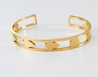 Kansas City Football Arrowhead Bangle Bracelet. KC Gold or Silver Stainless Steel Chief Jewelry. Cuff Bracelet.