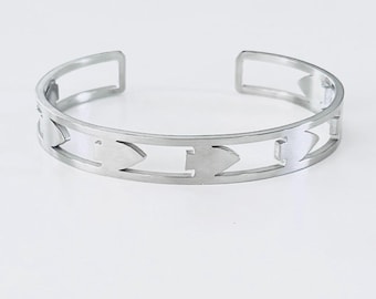 Kansas City Football Arrowhead Bangle Bracelet. KC Gold or Silver Stainless Steel Chief Jewelry. Cuff Bracelet.