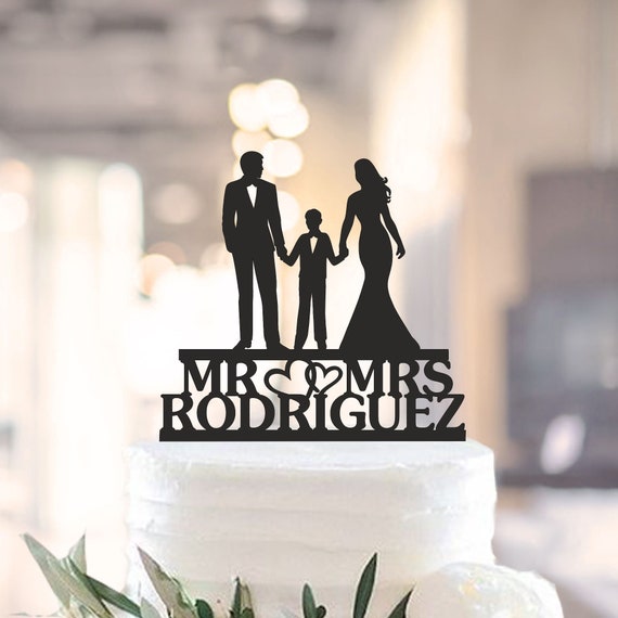 Cake Topper de mariage personnalisé avec monogrammes et silhouette du  couple et de leurs petits animaux