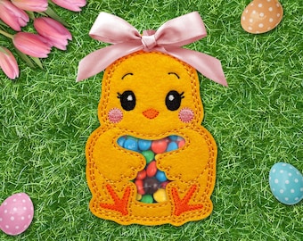Stickmuster „Hühnchen-Leckerlibeutel im Stickrahmen“ – Stickmuster „Ostern: Hühner-Guck-Guck-Leckerlibeutel im Stickrahmen“.