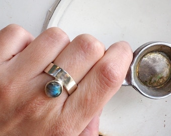 Galeen | Edelsteen sterlingzilveren ring, minimale ring, statementring, zilveren sieraden, eigentijdse sieraden, edelsteenring, amethistring