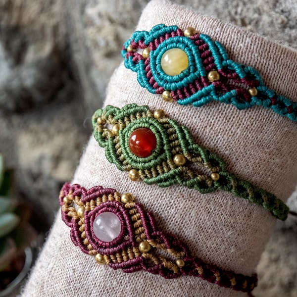 Kamala | Boho macrame bracelet with gemstone, macrame jewelry, healing jewelry, citrine bracelet, carnelian bracelet, rose quartz bracelet