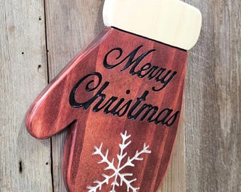 Feliz Navidad con guante de madera tallado a mano con copo de nieve / Decoración navideña para la puerta principal con el nombre de la familia