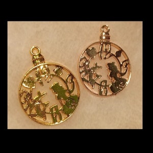 Alice in wonderland charm | Pocket watch open bezel | Rose gold charm | Gold charm | UV open bezel | Open back bezel