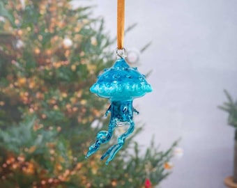 手作りの美しい透明なクラゲ - ガラスのクリスマスオーナメント