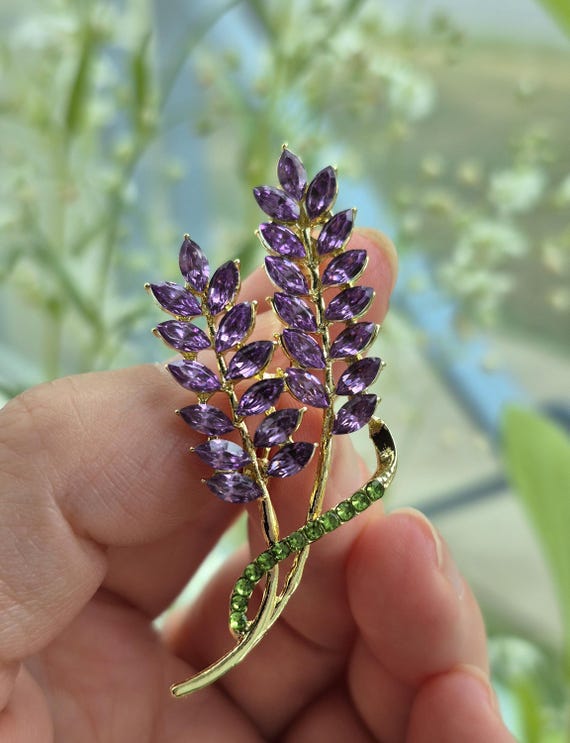 AWAY UNTIL MAY 29, 2026 Crystal Lavender Light Brooch  display picture 1