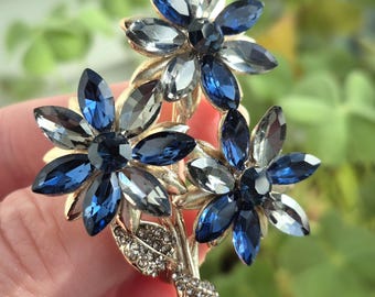 Spilla con fiore blu, spilla con bouquet di cristalli, qualcosa di blu per matrimonio, in confezione regalo