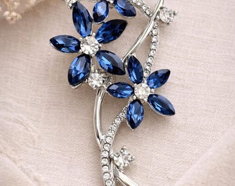 Spilla argento e blu, elegante spilla a forma di fiore, qualcosa di blu per il matrimonio, in confezione regalo.